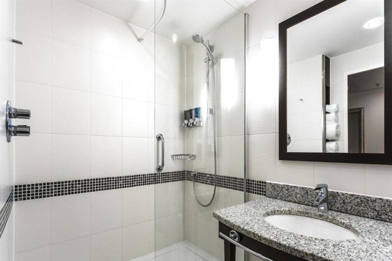 Hampton By Hilton Liverpool John Lennon Airport Speke Exterior photo